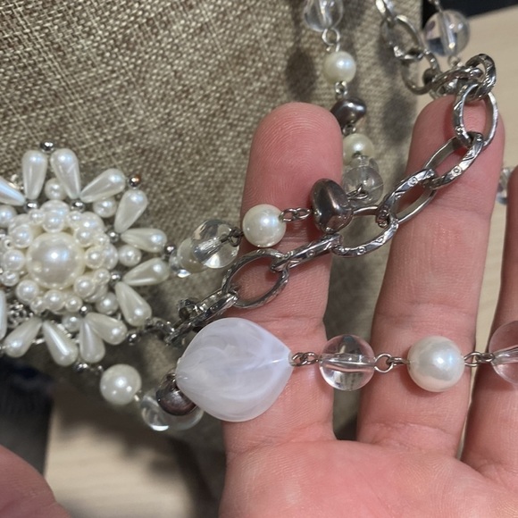 Floral beaded necklace plastic beads layered adjustable - Picture 4 of 4